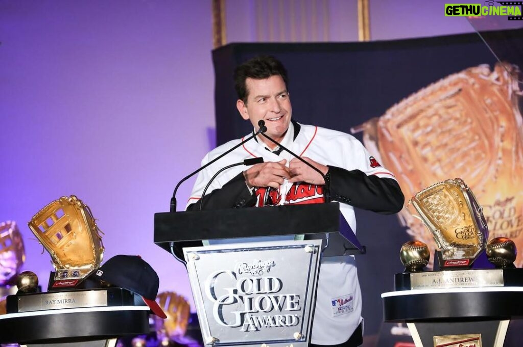 Charlie Sheen Instagram - a night of "pure gold"! my heartfelt gratitude to the entire Rawlings family as well as all the recipients, presenters, the HOF'ers, and especially Joe Piscipo!!! until next year... ©