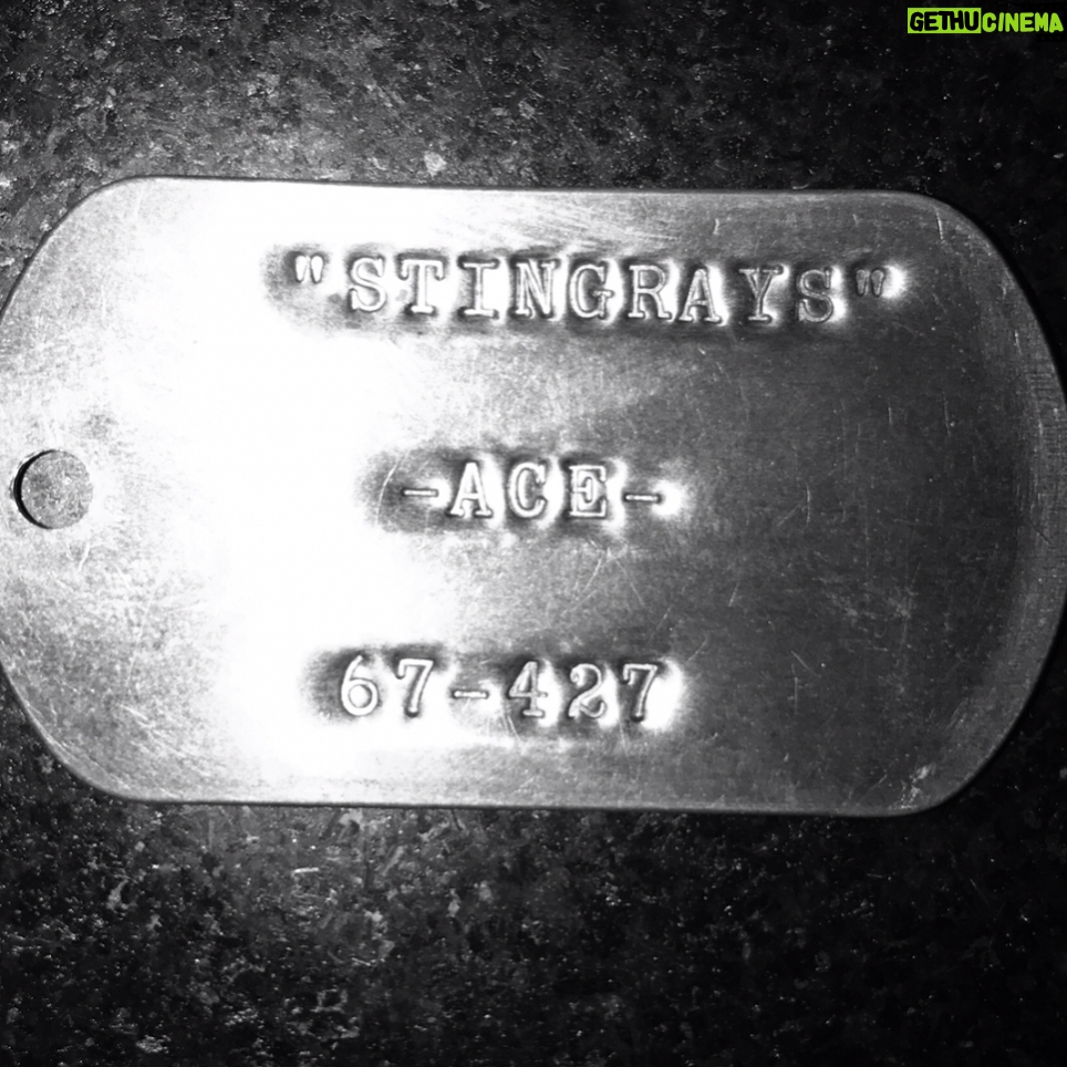 Charlie Sheen Instagram - ‪dearest ‬ ‪Nic Cage;‬ ‪this ‬ ‪dog-tag,‬ ‪is ‬ ‪PRECISELY AKIN,‬ ‪to a,‬ ‪"Commissioner ‬ ‪Gordon plea"‬ ‪to his ‬ ‪Caped Hero...‬ ‪  5️⃣©5️⃣‬