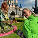 Charlotte Bobb Instagram - Votre pote heureuse d’être à Disney 🎠🎢😍 la dernière photo c’est le résumé de ma vie j’espère que c le votre aussi