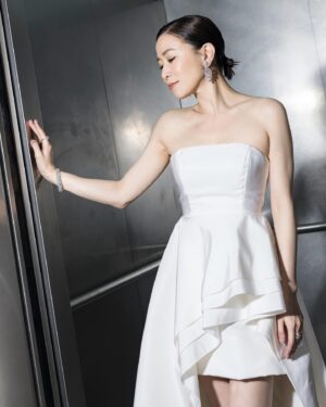 Charmaine Sheh Instagram - The joy of dressing is an art.
👗 @carolinaherrera
@netaporter
💍 @harrywinston
👠@giuseppezanotti
Styled by @mopiko
Makeup by @katherine_lo1228 
Hair by @lorrainelam @hairculturehk