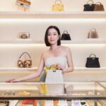 Charmaine Sheh Instagram – Thank you Fendi for having me❣️
Still struggling which bag I should bring tonight 🤔🤔 Peekaboo or Origami. What do you think? 

@Fendi #FendiSS24