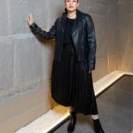 Chelsea Islan Instagram - Can’t get enough of this @stuartweitzman’s boots collection! Perfect for every occasion, these boots are guaranteed to elevate your look and mood effortlessly with their perfect blend of fashion and comfort 🖤💫 #InOurShoes #SWIndonesia