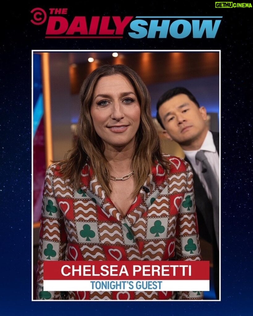 Chelsea Peretti Instagram - tonite w the funniest @ronnychieng @thedailyshow and @gkuhlenschmidt is on it being funny too!