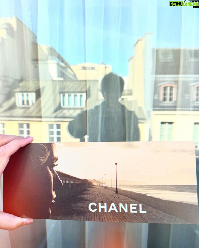 Chen Bolin Instagram - Saw myself in Paris . See all of you tomorrow 🔮✨ DÉFILÉ PRÊT-À-PORTER AUTOMNE-HIVER 2024/25 Mardi 5 mars 2024 à 10h30 #CHANELFallWinter #CHANELShow
