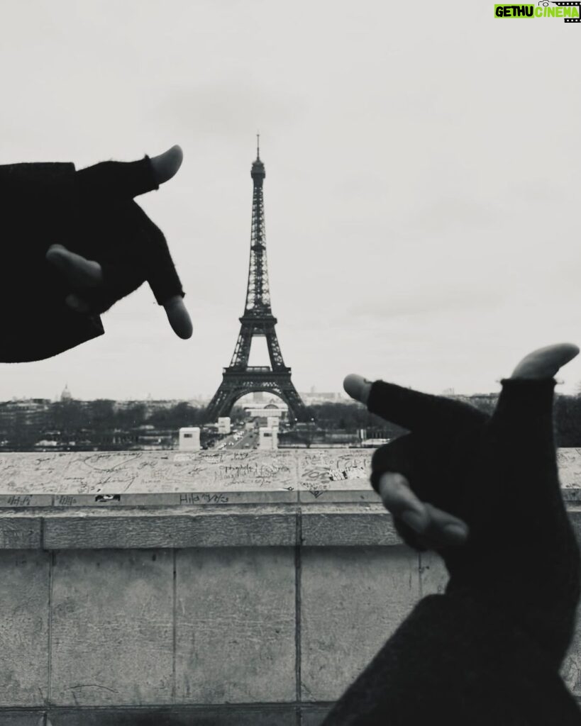 Chen Bolin Instagram - 早安、晚安🗼💫✨ Noir et blanc Paris 🖤🤍✨ #LaTourEiffel