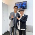 Chen Bolin Instagram - Back stage 紅星大獎💫 Thank you Singapore ~~~ Good time good food good people here like always 🫶🏻✨🇸🇬 Alamak! Too Shiok too short time lah~ Hope can stay longer next time ✨ Terima kasih！🤙🏻✨ 🩵SG my suits so shuài @peterwuparis #紅星大獎2024
