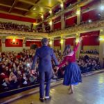 Chiara Francini Instagram - Grazie. Coppia aperta quasi spalancata di Dario Fo e Franca Rame è SEMPRE SOLD OUT!!❤️ Grazie NAPOLI, TIVOLI, TARANTO, LECCE, BORGOMANERO, TORINO (TEATRO ALFIERI), GARBAGNATE, CESANO MADERNO, LAMEZIA TERME, POTENZA, VENOSA, ORTONA, BUDRIO. Grazie! Vi aspettiamo Il resto della Tournée 👇👇 MANTOVA | 9 DICEMBRE ORE 21 TEATRO SOCIALE CONEGLIANO VENETO (TV) | 10 DICEMBRE ORE 21.00, TEATRO ACCADEMIA BIELLA | 11 DICEMBRE Teatro Odeon ore 20,45 BITONTO | 17 DICEMBRE, TEATRO TRAETTA FASANO (BR) | 18 DICEMBRE, TEATRO KENNEDY CHIVASSO 21 DICEMBRE, TEATRO CIVICO ROMA | DAL 22 AL 24 APRILE ORE 20.30, TEATRO OLIMPICO LACEDONIA (AV) | 27 APRILE, TEATRO COMUNALE CASTELLAMARE DI STABIA | 28 APRILE, TEATRO SUPER CINEMA LUINO (VA) | 2 MAGGIO, TEATRO SOCIALE APRILIA | 4 MAGGIO, TEATRO EUROPA MESSINA | DAL 15 AL 17 MAGGIO, TEATRO VITTORIO EMANUELE MODICA (RG) | 18 E 19 MAGGIO, TEATRO GARIBALDI E non finisce qui! ❤️ contenti?
