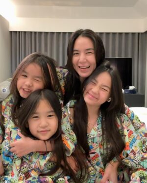 Chidjun Hung Instagram - Little girls time 🫰🧡💚💖💜