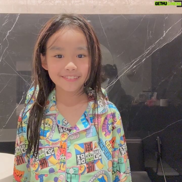 Chidjun Hung Instagram - Little girls time 🫰🧡💚💖💜