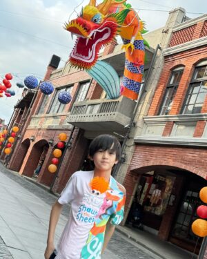 Chidjun Hung Instagram - 4chi 🫶 ลูกๆ 4 คน 4 แบบ 4 สไตล์ จริงๆ 😆 ไม่มีคนไหนเหมือนกันเรยย โตแล้วว ชัดเจนมาก🙄 แม่ต้องปรับโหมด 4 โหมด อยากแยกร่าง วันละล้านรอบ🤣🤣 ฟิวบ่น แต่รักนะจ้ะ ♥️รักทั้ง 4 แบบ เยย แต่ละวันมีเรื่องให้มามี้เรียนรู้55 สนุกทุกคนเลยย #mamiiof4babies