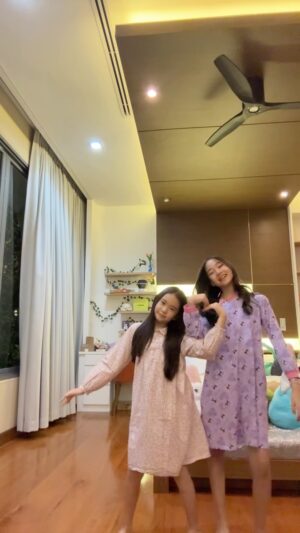 Chidjun Hung Instagram - 💜💗 @chilynhung @chilihung