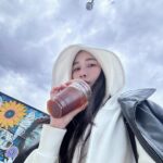 Chien Hung Instagram - // 一些四、五月的片段 🫧✨☀️ P1.外食完還是要回家烤披薩 😆 P2.最後一天的自拍 P3. #失礼だな純愛だよ P4.吃完beaverTails 又開了短直播的千 P5.陰天 🥹 P9.飛了15個小時後 終於看到早上五點的台灣 P10 bye bye #千在加拿大