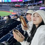 Chien Hung Instagram - /#千在加拿大 今天看道奇到多倫多藍鳥的主場 因為之前的傳言大谷翔平一上場主隊球迷全場狂噓 但看到他第一打席全壘打又全場歡呼 一個又愛又恨的概念嗎哈哈哈 在周邊都是藍鳥球迷的位子跟同學還是照常歡呼哈哈哈 球場賣的熱狗超大份本來覺得好讚結果太鹹反而是負擔哈哈哈 然後半夜地震大家還好嗎？ 當時我正在上課看到訊息馬上問家人 再次提醒外出盡量走騎樓 平平安安 #千175ootd