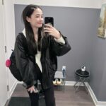 Chien Hung Instagram - // 新片看了嗎 😆 原本是規劃三個月但後來拖到工作卡住 前後加減只能一個月 總之有圓到學生時期的夢想 不論長短都蠻開心的 而且有了這次規劃的經驗下回就能順手了🧡 菜英千脫離學生太久 早上習慣喝咖啡跟一大杯水 第一堂上課沒多久就極度想上廁所 我一直在觀察到底是直接走出去還是要妙麗舉手 最後忍不住只好問隔壁的巴西同學 重回學生生活上課的第一個問題居然是問這個 不爭氣的膀胱啊啊啊 同學們大多預計待半年到一年 因為是中途加入 所以還在努力交朋友 🥹 好多瑣碎可以分享 第一週下了四天雨其中一天還下冰雹 吃了八間店、逛了五間超市 逛了聖羅倫斯市場 #千在加拿大