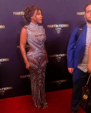 ChikyBomBom Instagram - Feliz y agradecida de que mi trabajo y mi trayectoria desde @OJOSDEMUJER haya sido tomado en cuenta en los premios  #MARTINFIERRO nominada como revelación del años mil gracias a toda la organización, al equipo y a todos ustedes GANAMOS FAMILIA 🤩❤️🙏🏾

@benditoclosetstyle @odalysmarino @luis__hairstylist