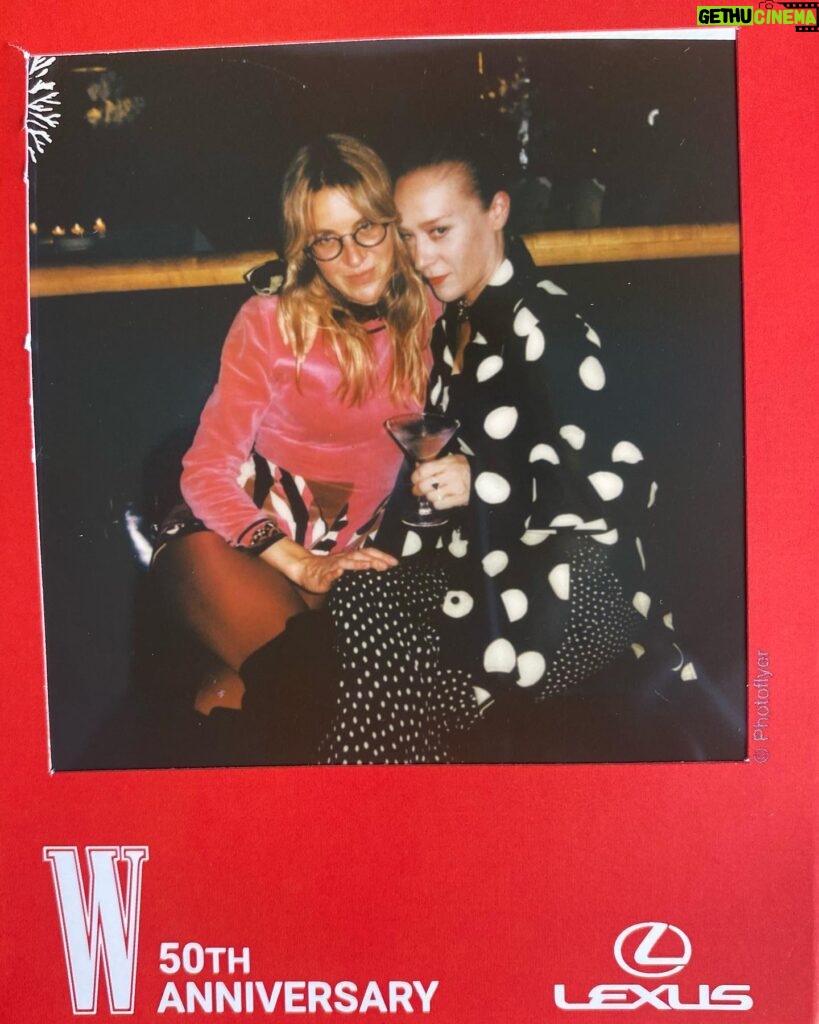 Chloë Sevigny Instagram - Always first to the party and last to post. Thank you @saramoonves & @wmag happy 50th, thanks @aurel_hell for being my hot date, thanks @proenzaschouler for the sick threads, @danduran__ for giving me some glossy lids & I suppose @lexususa for the noodles and martinis 🐒🍸🍜 #shunleewest what a great room!