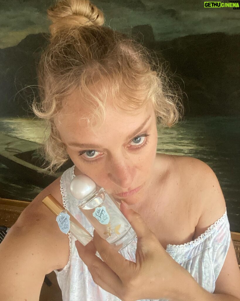 Chloë Sevigny Instagram - An even littler Little Flower 🥀 For the month of August, receive a complimentary travel size spray of my signature scent with the purchase of a full sized bottle from @regimedesfleurs @regimedesfleurs is a small batch luxury fragrance company owned and operated by my friend @aliaraza we use precious natural ingredients like genuine Turkish rose absolute. This is a labor of love for us as fragrance lovers ourselves.