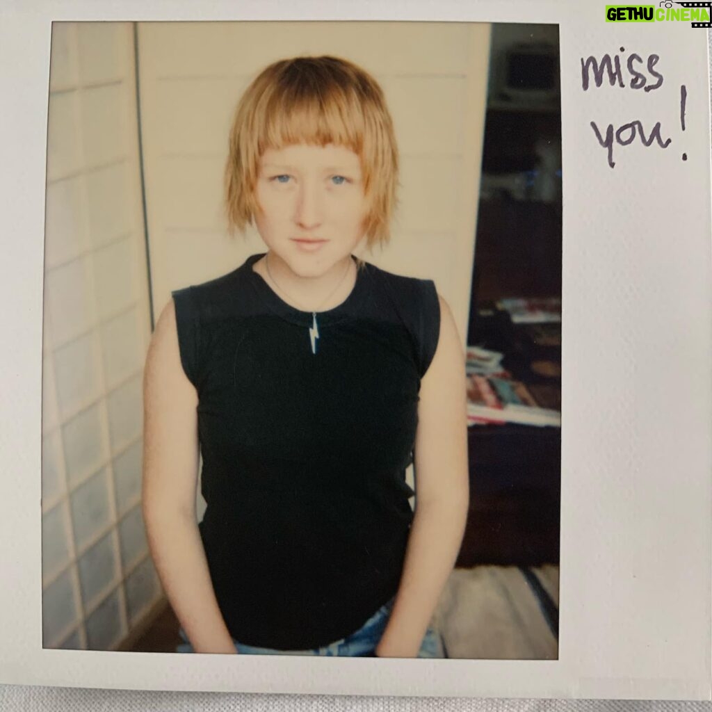 Chloë Sevigny Instagram - Missing you @alannalannibug we hold you in our hearts and on our minds till we meet again. 🕯 Aug 7, 1977~Jan 31, 2021