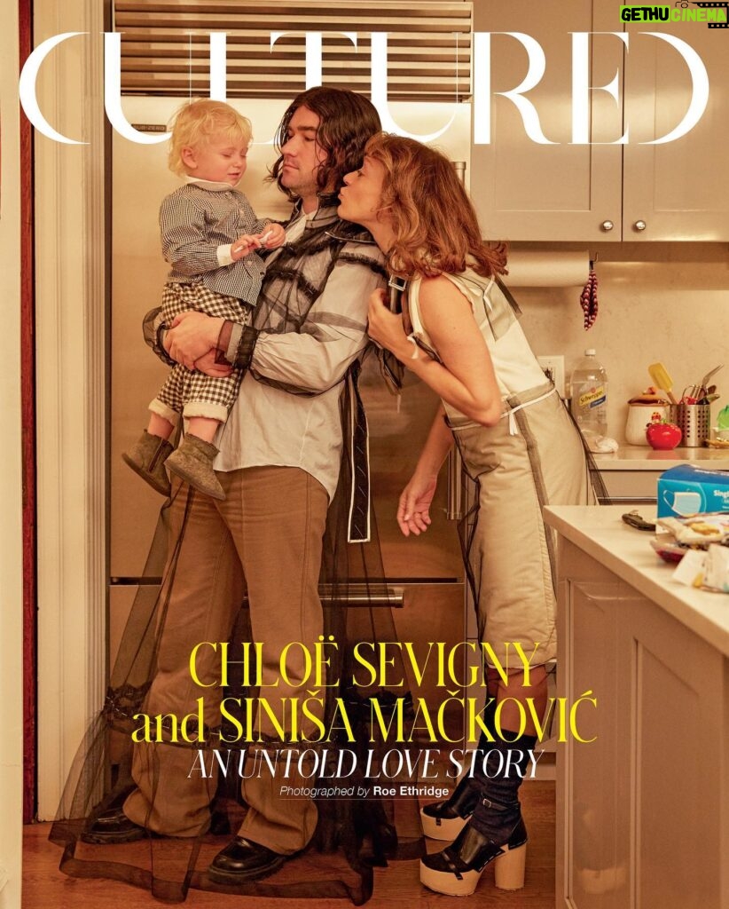 Chloë Sevigny Instagram - With my favorite guys. On the April/May cover of @Cultured_mag In @maisonmargiela looks.  Photography by @roeethridge Styling by Becky Akinyode (@thetrillestb) and @haleywollens EIC @sarahgharrelson Makeup by @francelledaly Hair by @jimmypaulhair Text by Kat Herriman 🦢🥀🦢