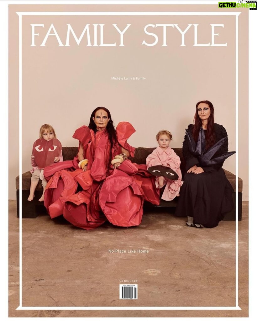 Chloë Sevigny Instagram - Who said print was dead? Welcome to the world of @family_style magazine. “Arts & culture with a taste for something else.” Interview @gus_van_sant Moderated by @joshualanceglass Photographer @sarahblais Fashion @tony_irvine Hair Stylist @evaniefrausto Makeup Artist @marcelogutierrez Set Design @gerardsantos_