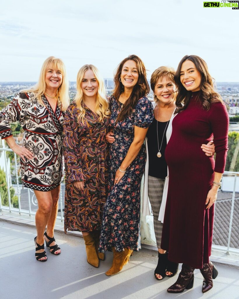 Chloe Bridges Instagram - Thank you to these four ladies @angeliquecabral @brittanidevine @devine.penny @bridgeskat for throwing the most beautiful baby shower for me. I can tell those pregnancy hormones are raging cause literally all I want is for people to be mushy and sentimental with me and write me nice notes and it turns out showers are perfect for that 🥰 29 weeks down 11 weeks to go