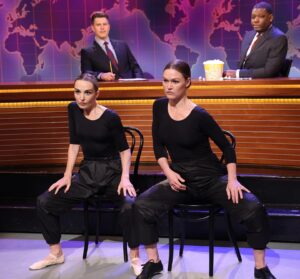 Chloe Fineman Instagram - Well @missjuliastiles I Think We Saved The Last Dance 🩰✨ @nbcsnl 

thanks @mikedicenzo @sk8rpunk69 for writing this w/me and @sarahogleby for the hip hop and hop choreo 😘