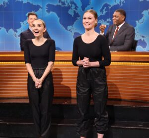 Chloe Fineman Instagram - Well @missjuliastiles I Think We Saved The Last Dance 🩰✨ @nbcsnl 

thanks @mikedicenzo @sk8rpunk69 for writing this w/me and @sarahogleby for the hip hop and hop choreo 😘