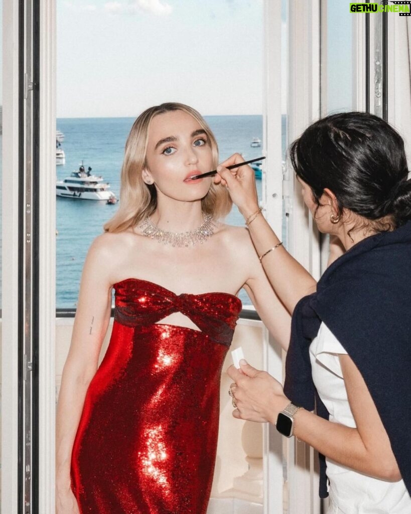 Chloe Fineman Instagram - ✨ @festivaldecannes✨ @megalopolisfilm✨ getting ready for the premiere… 📸 @tomtakesphotoss Styling @yaelquint in @celine couture @cartier HMU @lisaaharon @claraleopard