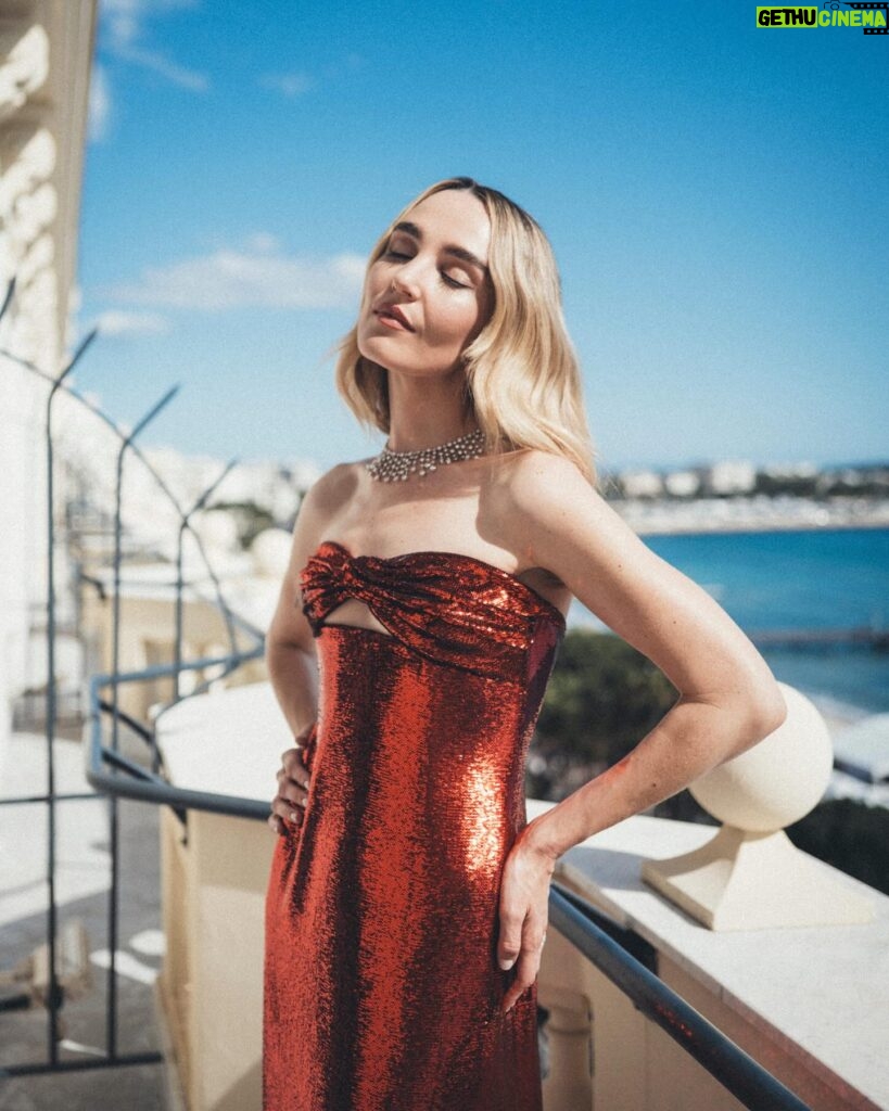 Chloe Fineman Instagram - “In the lobby, I run into #MerylStreep’s agent and nearly faint at the thought of being in the same hotel as her...MERYL.” #ChloeFineman stepped out in @celine for her first #CannesFilmFestival. Link in bio for more of her thoughts.