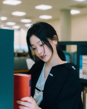 Choi Hee-jin Instagram - 🌞