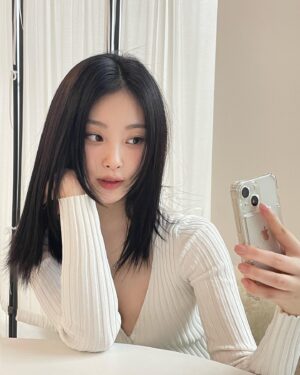 Choi Hee-jin Instagram - 😉