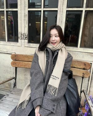 Choi Hee-jin Instagram - winter 😶‍🌫️🤎🧣