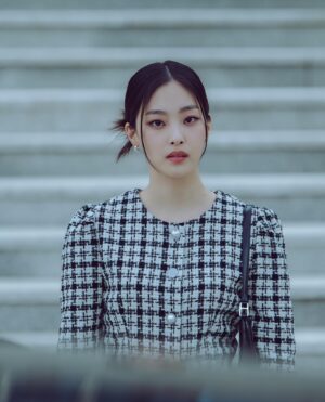Choi Hee-jin Instagram - 감사합니다✨✨
로얄로더와 희주에게 보내주신 마음 오랫동안 늘 간직할게요 
🥹🫶🏻
또 만나요 안녕 :) love you💛