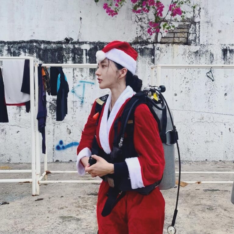 Choi Yeon-cheong Instagram - 🎄🎅🏻𝑴𝒆𝒓𝒓𝒚 𝑪𝒉𝒓𝒊𝒔𝒕𝒎𝒂𝒔🎅🏻🎄