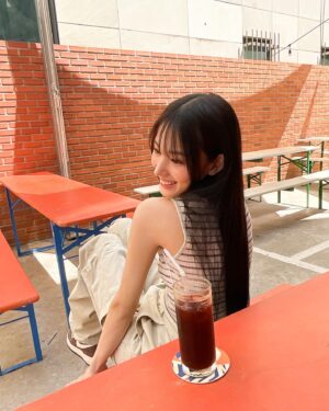Choi Yun-jin Instagram - 🌧️✨