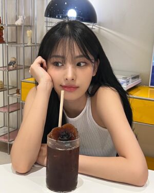 Choi Yun-jin Instagram - 💜❤💛💙🖤모음 zip.