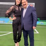 Chris Flores Instagram - Sempre uma alegria estar com meu querido amigo @oratinho e sua turma incrível! Eu e o @leodias demos muitaaaa risada no #golshow 😂⚽️ hj tem todos os bastidores no @fofocalizando 💋 ps: @milenepavoro amo vc sua linda 🌸