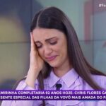 Chris Flores Instagram - Hoje, minha doce @vovopalmirinha faria 92 anos 👼🏼 nosso anjinho de luz está nos braços de Nossa Senhora, de quem era devota. Ganhei um presente tão lindo que senti a presença dela me abençoando. Das filhas maravilhosas, que cuidaram até o fim dessa mulher de Deus: Tânia, Nancy e Sandra. Obrigada meninas 🙌🏼 Todo meu amor e respeito pra vcs!!!!! E recebi das mãos da minha amiga talentosa @kallynasabino que fez uma linda reportagem sobre essa grande mulher chamada Palmirinha, que tanto me inspira na vida e que tive o privilégio de ser amiga 🌸 Uma gratidão que não cabe em mim 🙏🏼 um presente que vai preencher parte da saudade 🌸 às vezes, buscamos respostas, e elas vêm, Ele sabe de todas as coisas 💜 #deus #fé #amor #saudades
