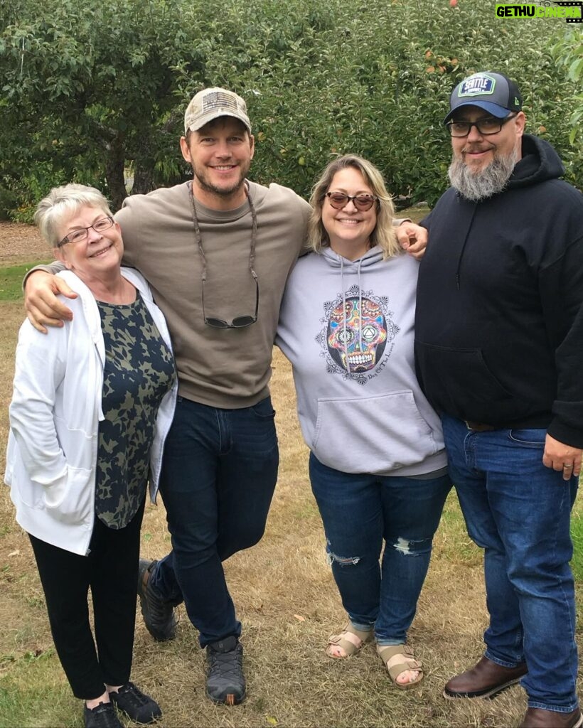 Chris Pratt Instagram - Happy #nationalsiblingsday!! Wouldn’t want to go through life with anyone else. Cully and Angie… I love you both.