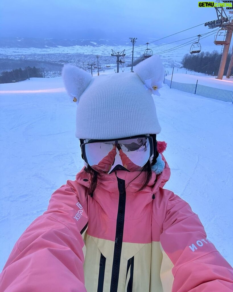 Chrissie Chau Instagram - 🏂