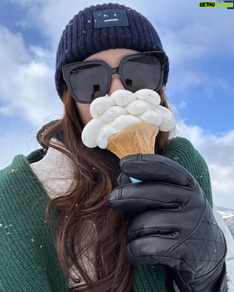 Chrissie Chau Instagram - ⛄️❤️☁️🍦