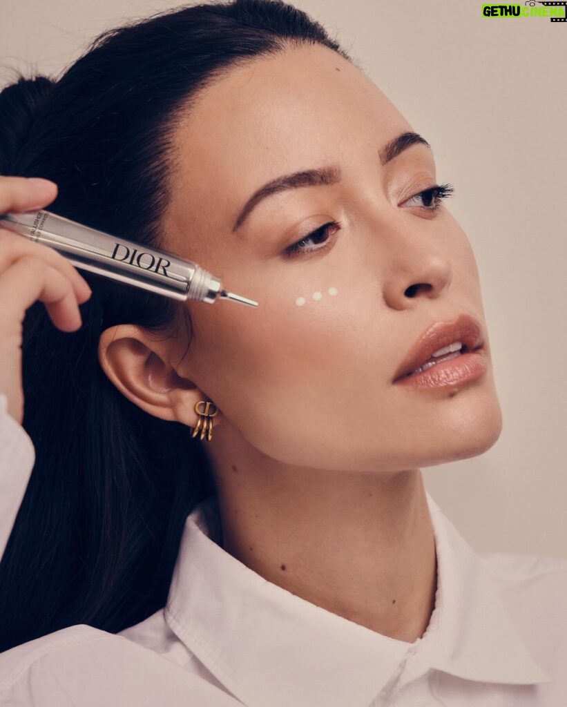 Christian Serratos Instagram - Hyalushot is so good! It’s the secret to plump and hydrated skin. 💕 @DiorBeauty @DiorBeautyLovers @Dior #Hyalushot #DiorCaptureTotale
