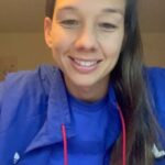 Christiane Endler Instagram - Copa Christiane Endler 2023. Este sábado 23 de diciembre, por fin nos volvemos a encontrar 🤩 en una nueva versión de nuestra Copa Christiane Endler 🏆, Donde todas nuestras alumnas podrán compartir con sus pares de todo chile, además contaremos con la presencia CONFIRMADA de Nuestra Directora Deportiva CHRISTIANE ENDLER @tianeendler para que todas nuestras alumnas puedan disfruta Junto a ella 🥳🫶🏼👏🏼. Nos vemos el próximo sábado para disfrutar y compartir, LAS MUJERES NO TENEMOS LÍMITES 👧🏻⚽️👩🏻. 🏆Copa Christiane Endler 2023🏆. 📍Estadio Juan Carlos Orellana, Pudahuel Corona sueca 8325. Indicaciones importantes: •El estadio es cerrado por ende solo podrán acceder alumnas y familiares debidamente identificados de cada sede, COMUNICA CON TU DIRECTOR PARA INFORMAR Y QUE TU FAMILIA PUEDA INGRESAR SIN PROBLEMAS 👨‍👩‍👧‍👦. • El acceso a la cancha es solo para jugadoras y profesores. los apoderados y familiares, deben permanecer en las áreas comunes (galería, paseo peatonal) 🏟️. • La entrada es liberada (no se cobra), solo hay un costo de estacionamiento para quedar aparcado dentro del recinto 🚗🎫. • Estacionamiento Disponible dentro del estadio 🏟️ (es limitado). • Stand habilitado con venta de hotdog 🌭 y bebidas🥤. - Stand habilitado con productos Christiane Endler 🧤. • El estadio Juan Carlos Orellana es Un Orgullo Para la comuna de Pudahuel y cuenta con instalaciones de primer nivel, solicitamos a toda la familia de Academias Christiane Endler, Cuidar, Respetar y mantener limpios los Sectores Habilitados 🫂🤝. @escuelatianeendlervina @escuelastianeendlercopiapo @escuelatianeendlerillapel2023 @mpudahuel #loprado #quilicura #lascondes @italobravo_pudahuel @cinthyamunoz_concejalapudahuel @joseescobarconcejal @cristianveliz_concejal #tianeendler #tiane #christianeendler #futfem #futbolfemenino #thebest