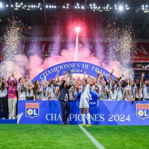 Christiane Endler Instagram - 🏆 CHAMPIONNES DE FRANCE ❤️💙 @olfeminin #d1arkema #olfemenin