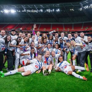 Christiane Endler Instagram - 🏆 CHAMPIONNES DE FRANCE ❤️💙 @olfeminin #d1arkema #olfemenin