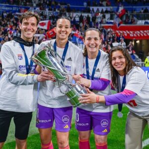 Christiane Endler Instagram - 🏆 CHAMPIONNES DE FRANCE ❤️💙 @olfeminin #d1arkema #olfemenin