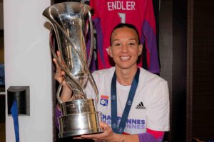 Christiane Endler Instagram - 🏆 CHAMPIONNES DE FRANCE ❤️💙 @olfeminin #d1arkema #olfemenin