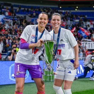 Christiane Endler Instagram - 🏆 CHAMPIONNES DE FRANCE ❤️💙 @olfeminin #d1arkema #olfemenin