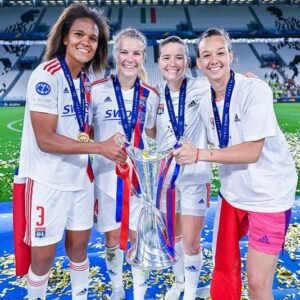 Christiane Endler Instagram - Si lo puedes soñar, lo puedes lograr 🏆🥇 @wchampionsleague @olfeminin