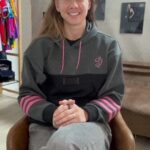 Christiane Endler Instagram - ¡Únete a nosotros en la celebración de este día, y juntos, sigamos fomentando el desarrollo y la paz a través del poder del deporte! ¿Cómo participar en el sorteo? 1️⃣ Sigue nuestro perfil para estar al tanto de más promociones y consejos de salud deportiva. 2️⃣ Etiqueta a un amigo que también podría estar interesado en participar. Equipo SuizMED #diainternacionaldeldeporte #suizmed